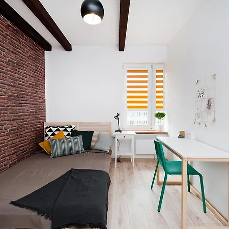 Romantic Poet's Apartment@slowackiego 아파트